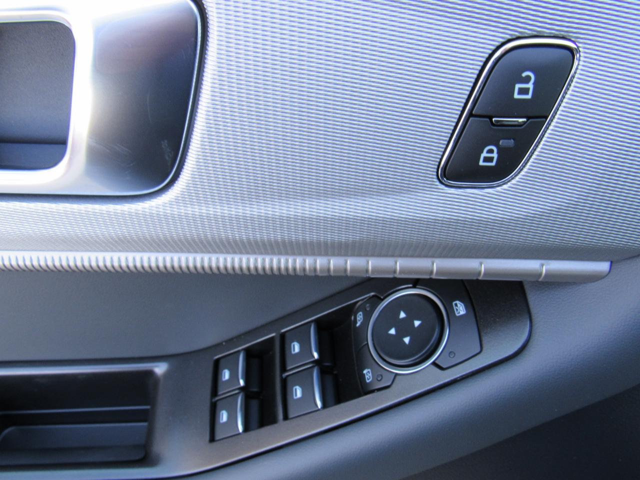 Ford Explorer Active w/200A Pkg 4WD 2026