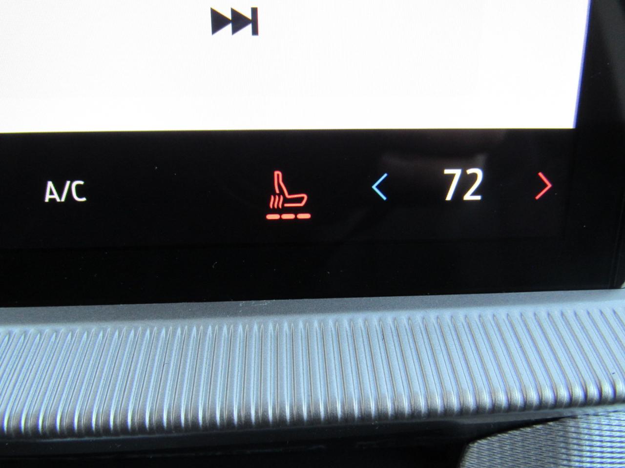 Ford Explorer Active w/200A Pkg 4WD 2026