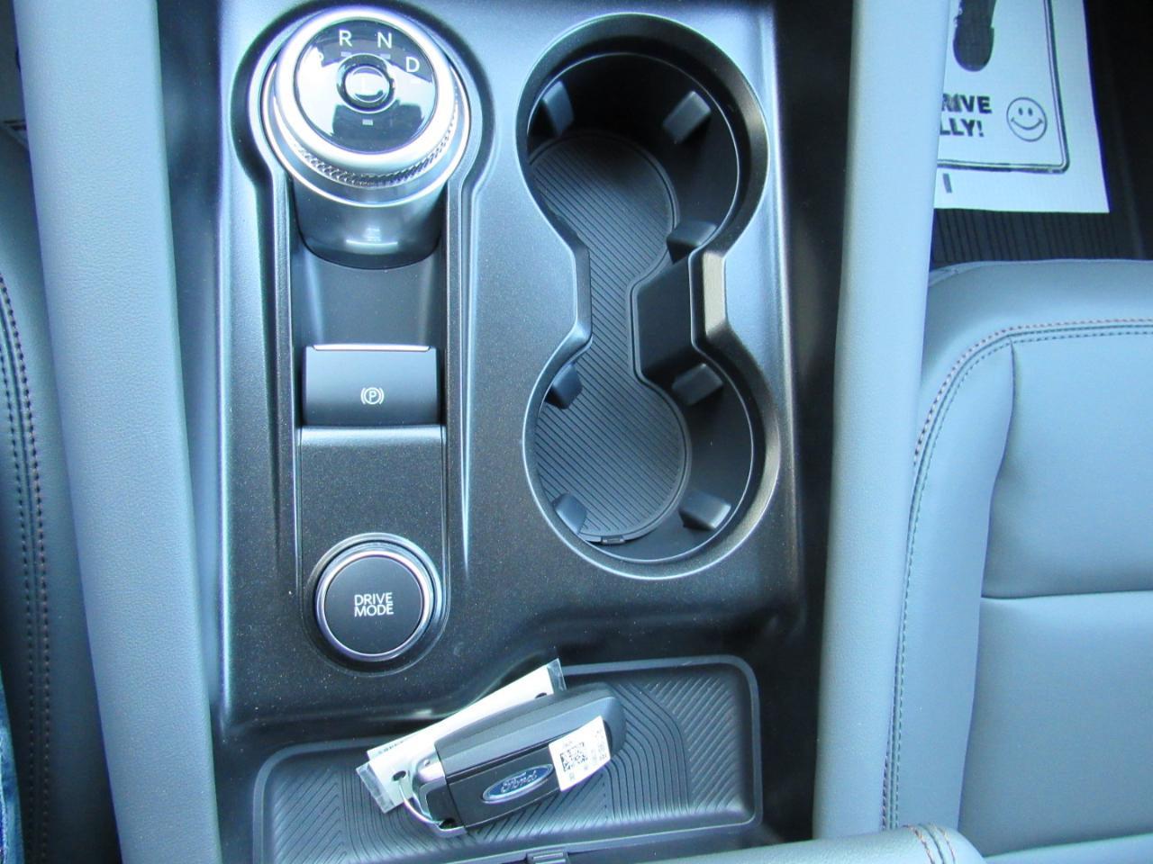 Ford Explorer Active w/200A Pkg 4WD 2026