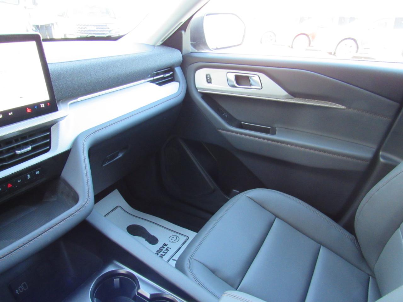 Ford Explorer Active w/200A Pkg 4WD 2026