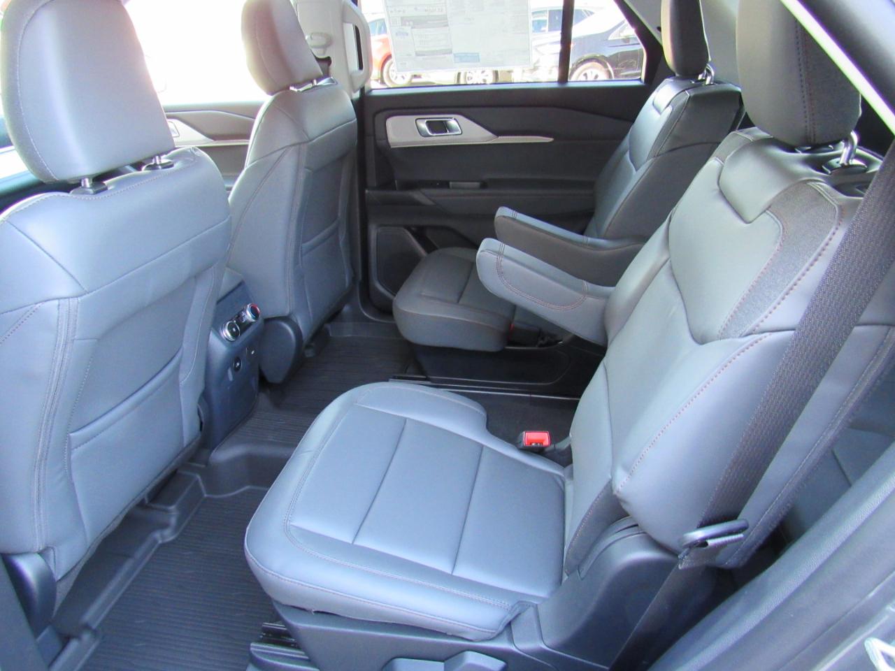 Ford Explorer Active w/200A Pkg 4WD 2026