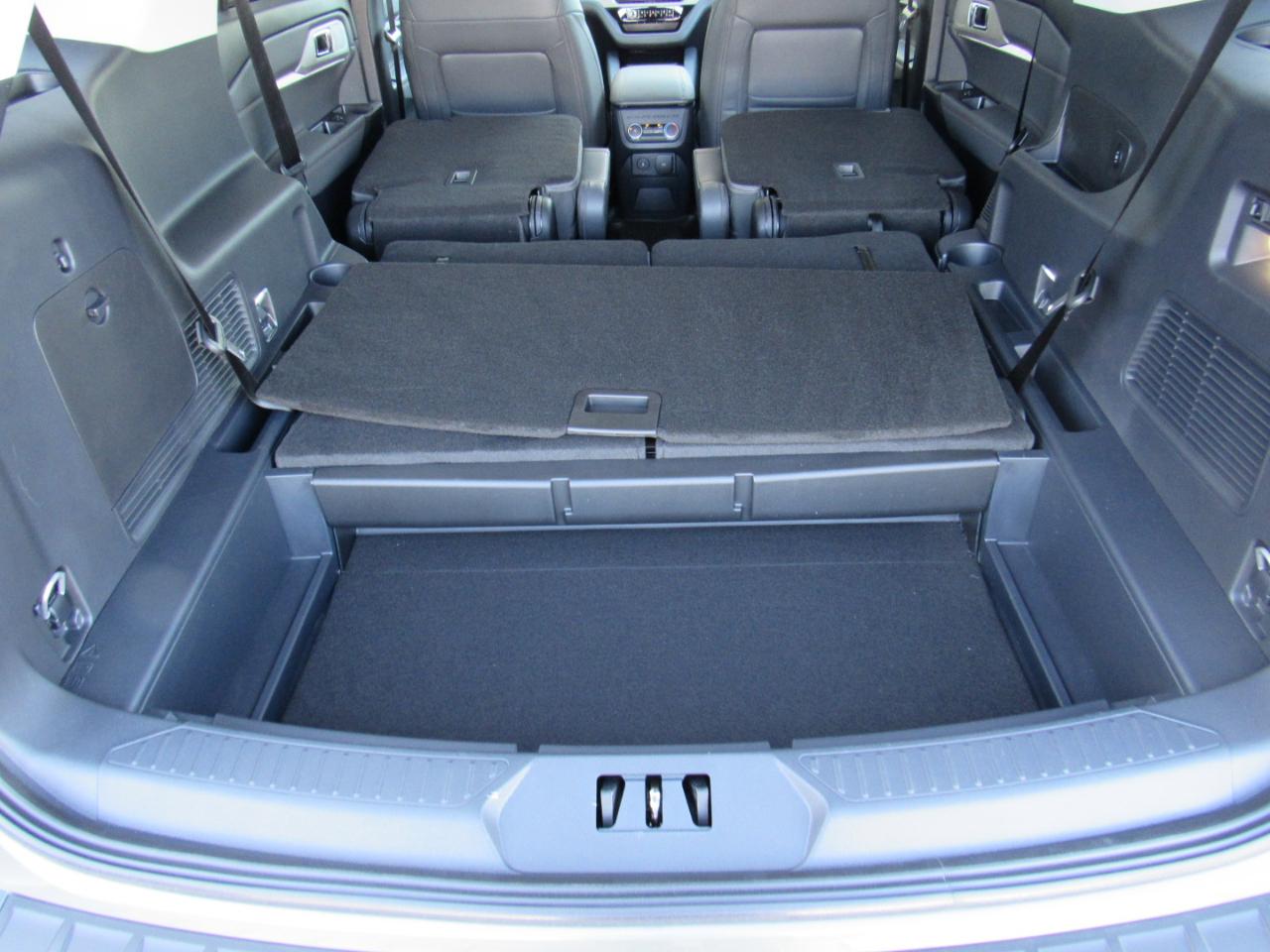 Ford Explorer Active w/200A Pkg 4WD 2026