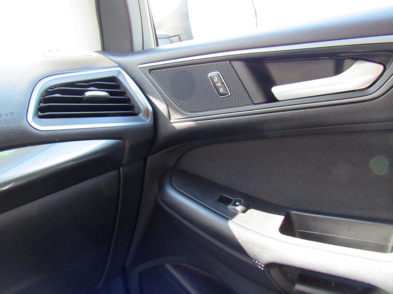 Ford Edge 4dr SE FWD 2015