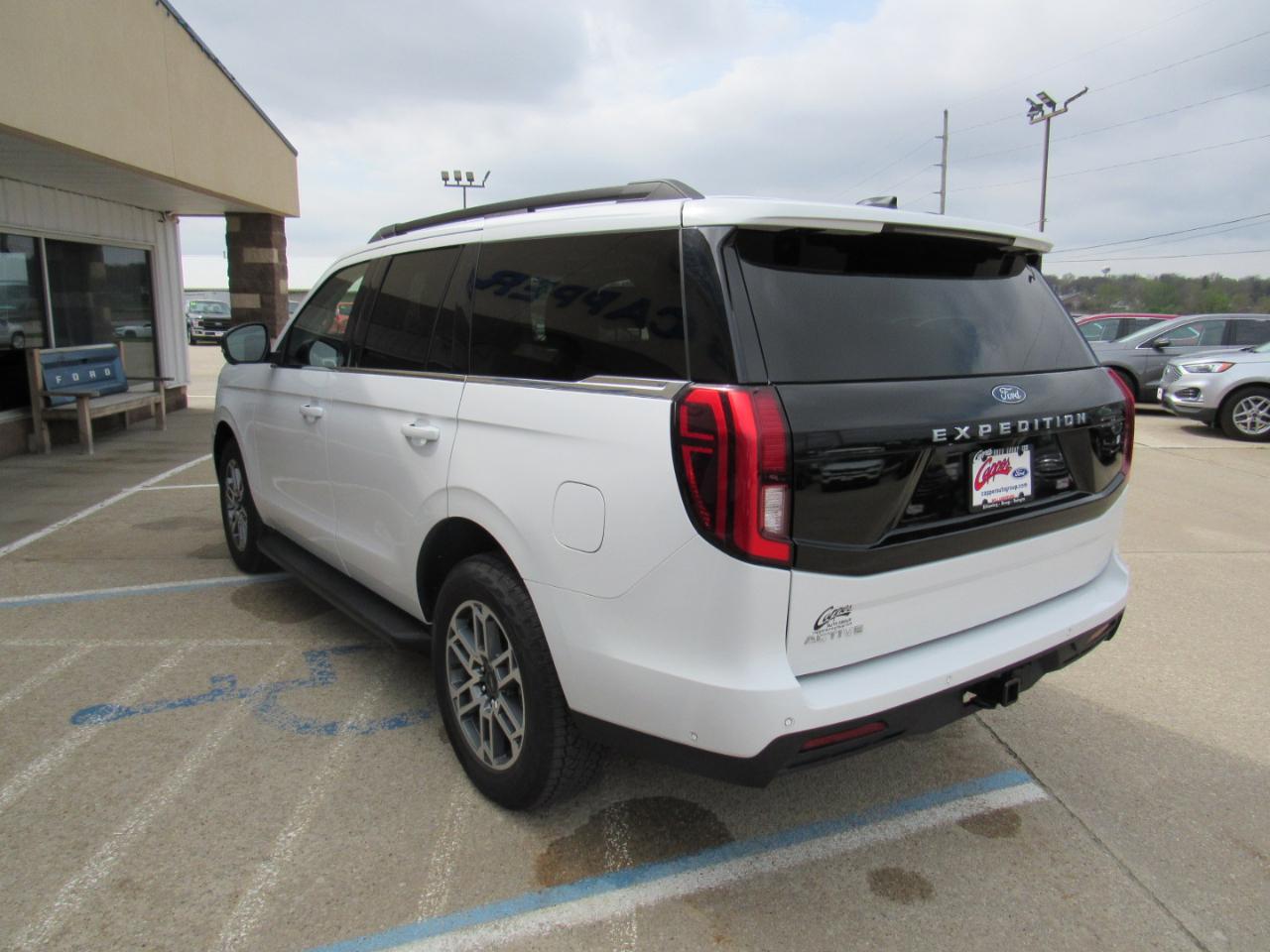 Ford Expedition Active 4x4 2025