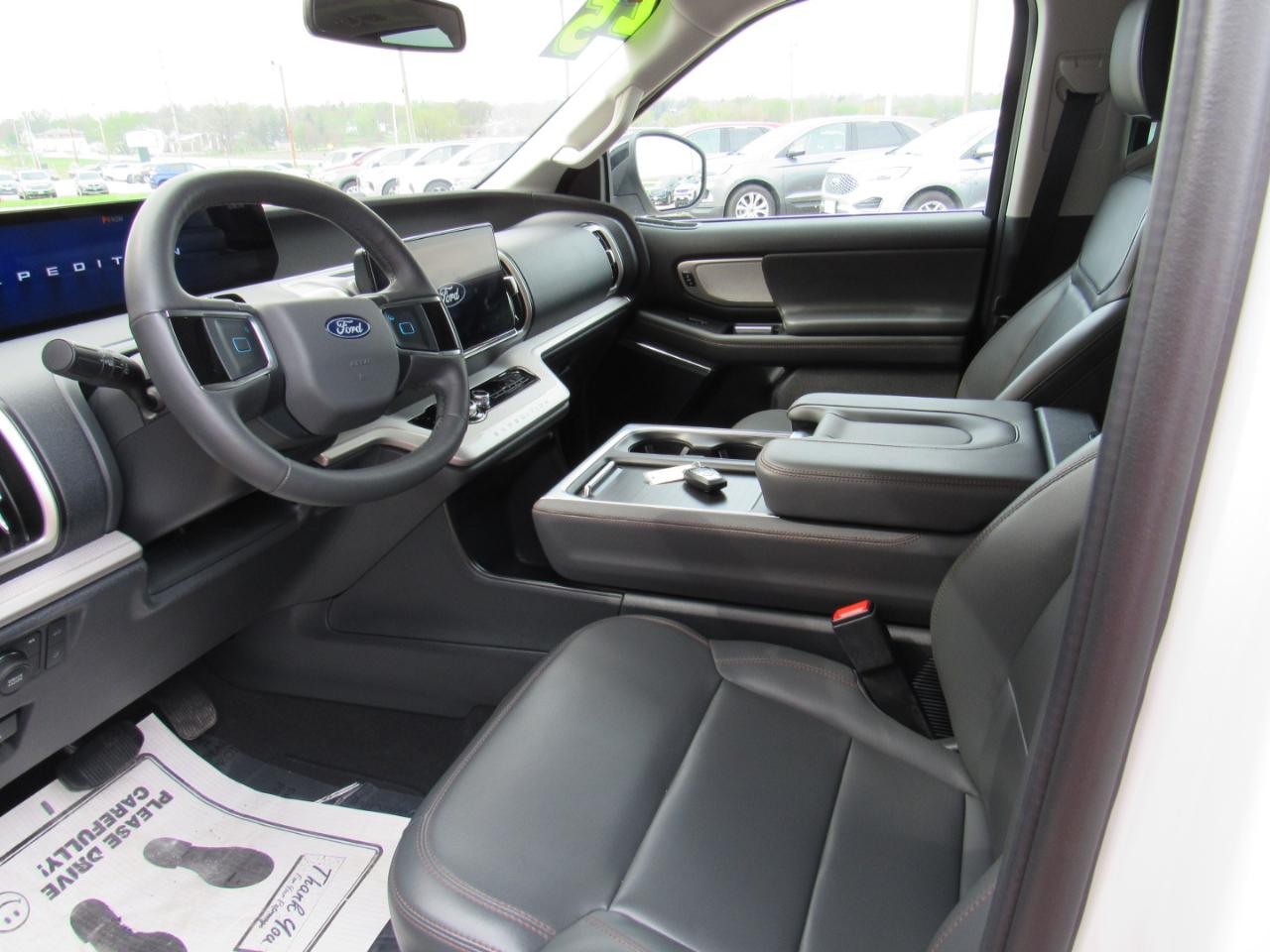 Ford Expedition Active 4x4 2025