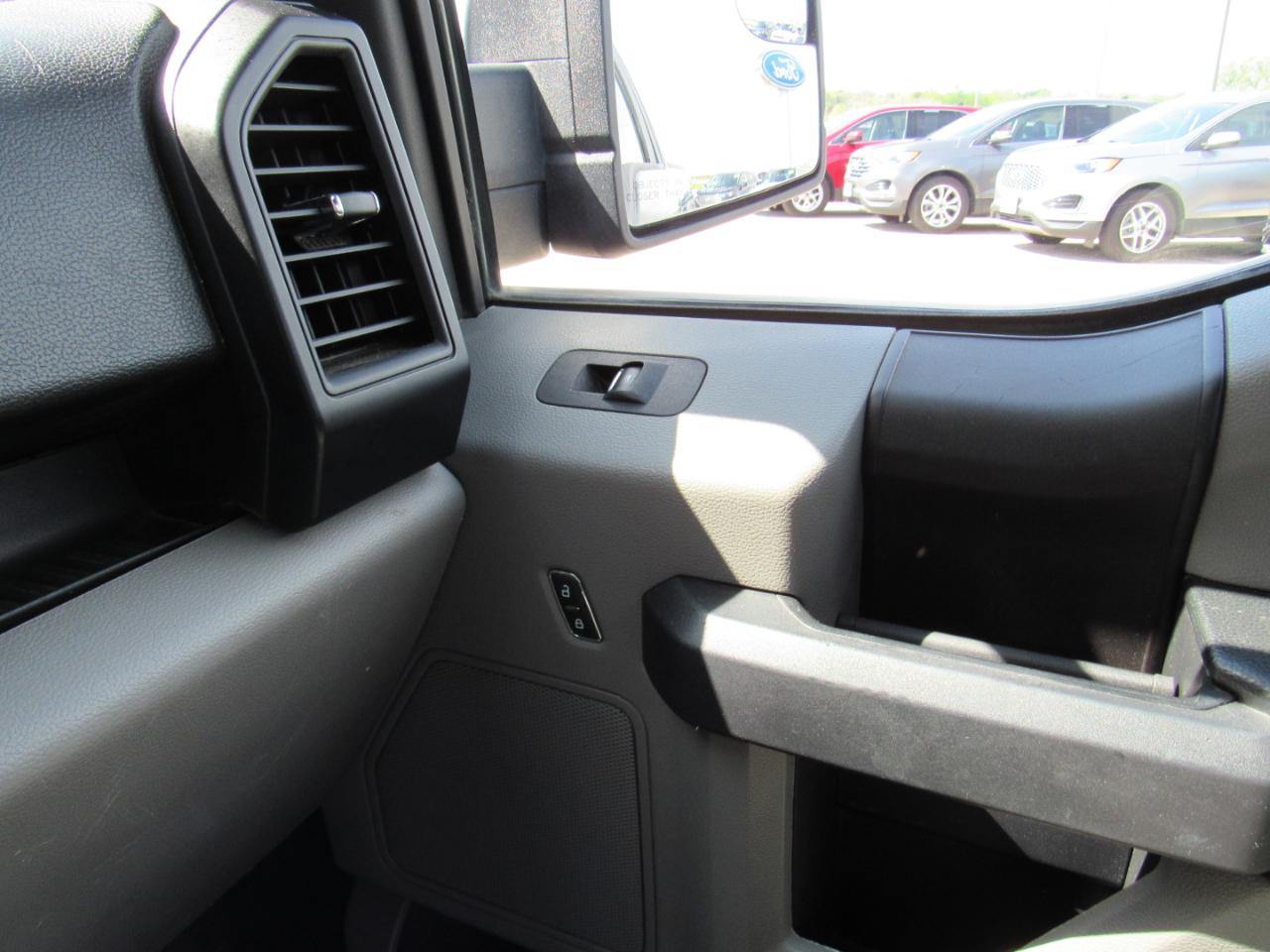 Ford F-150 XL 4WD Reg Cab 8' Box 2019
