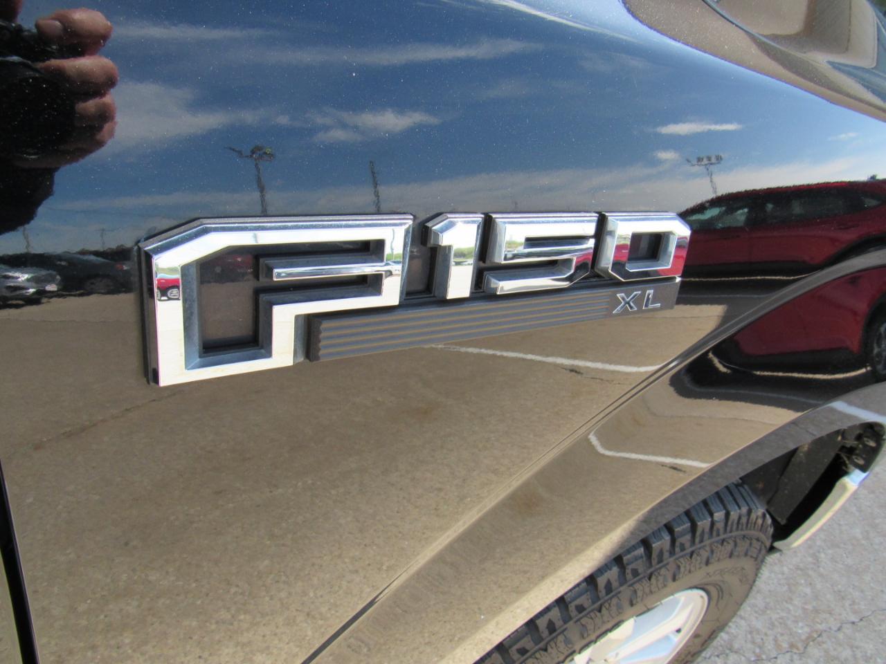 Ford F-150 XL 4WD Reg Cab 8' Box 2019