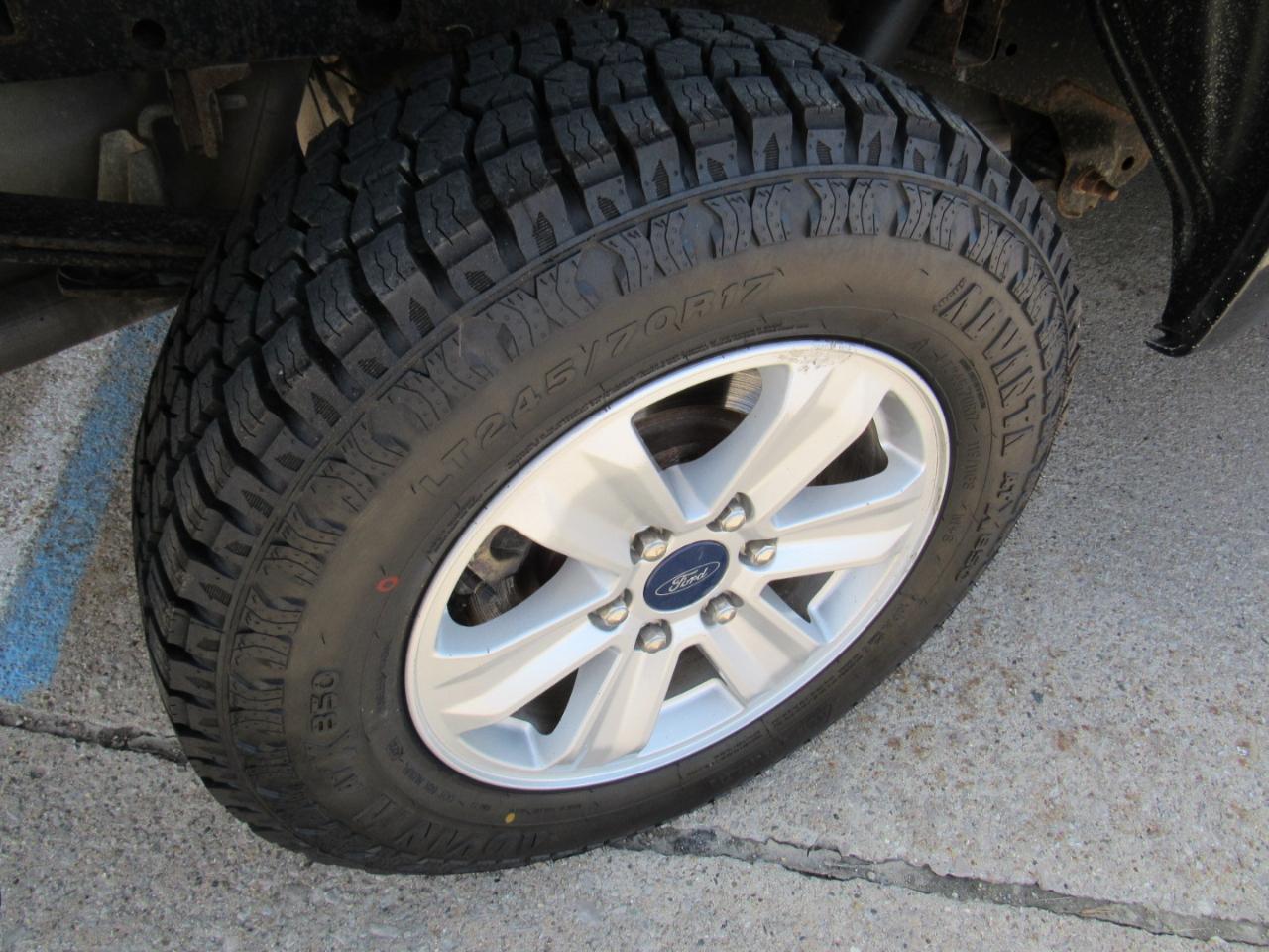 Ford F-150 XL 4WD Reg Cab 8' Box 2019