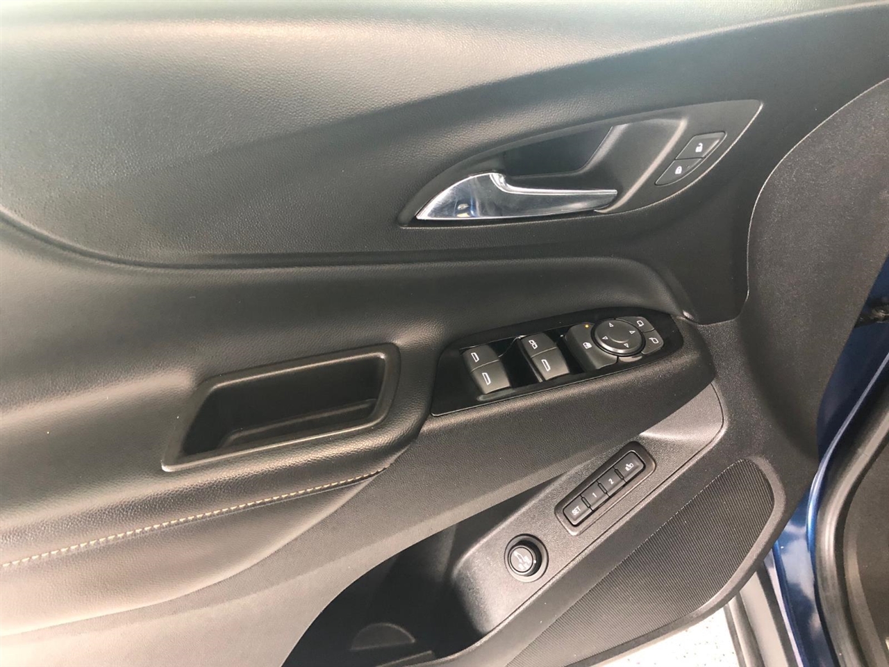 Chevrolet Equinox AWD 4dr Premier 2023