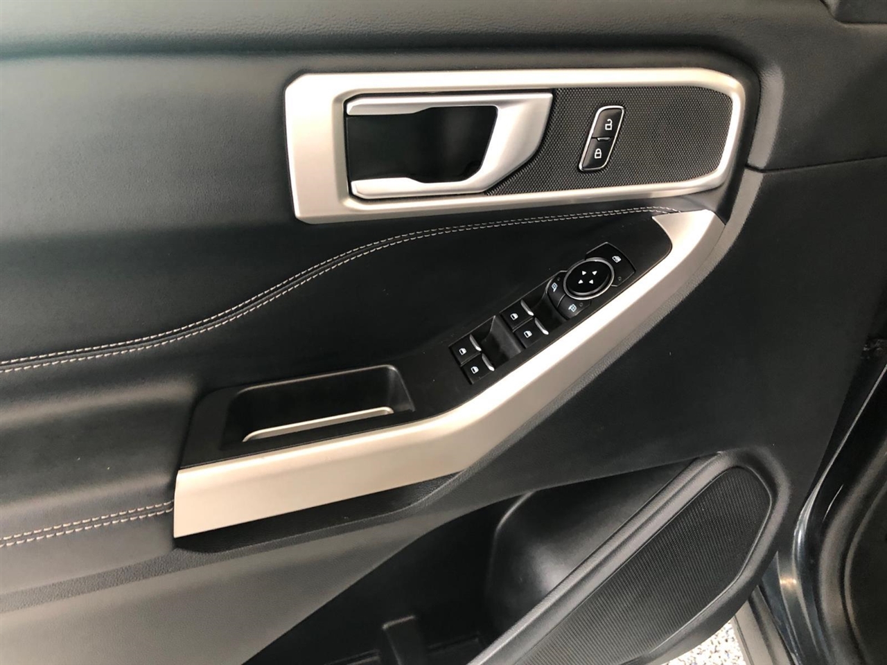 Ford Explorer XLT 4WD 2022