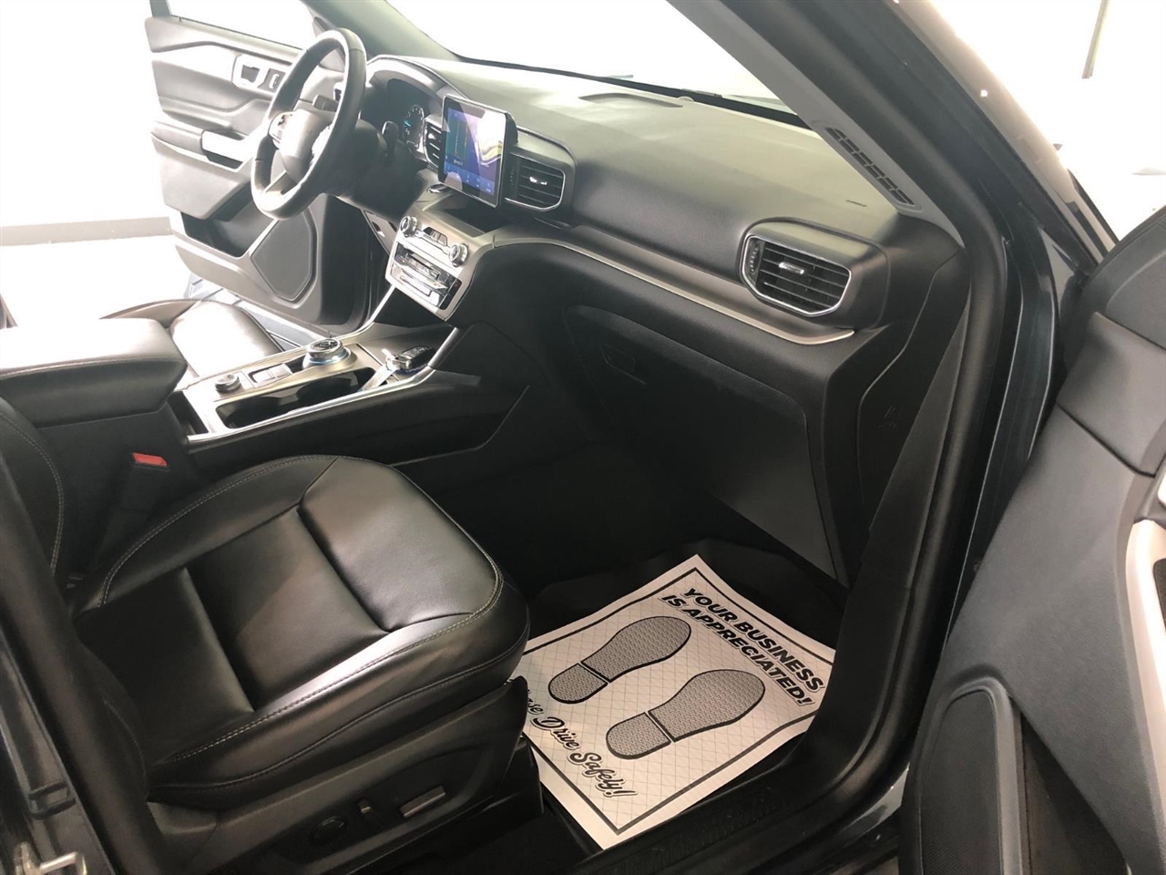 Ford Explorer XLT 4WD 2022