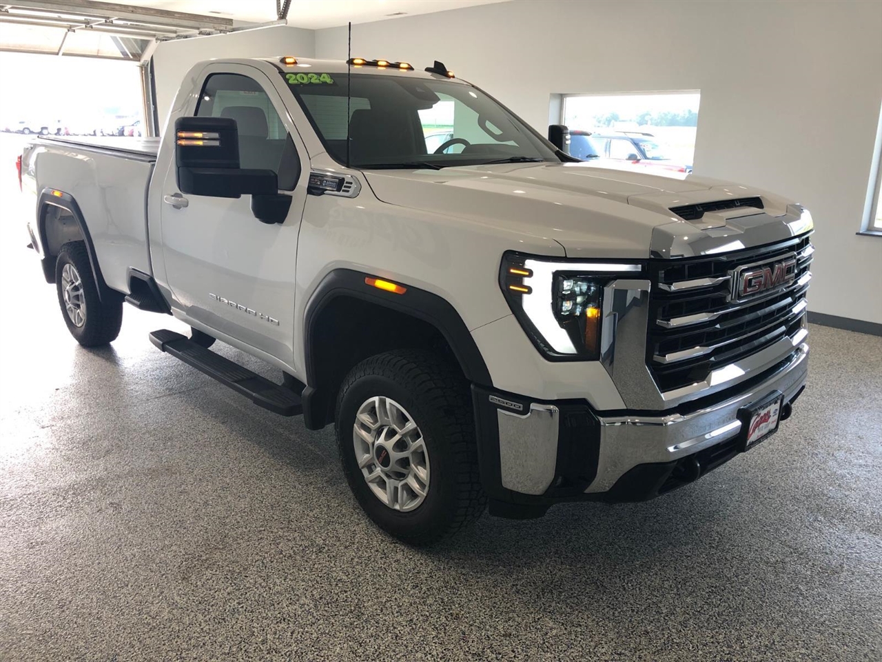 GMC Sierra 2500HD 4WD Reg Cab 142" SLE 2024