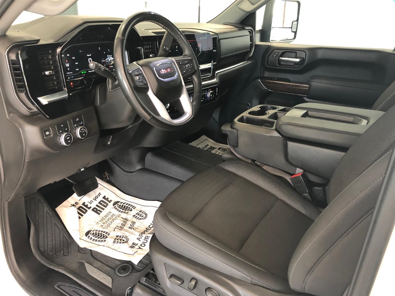 GMC Sierra 2500HD 4WD Reg Cab 142" SLE 2024