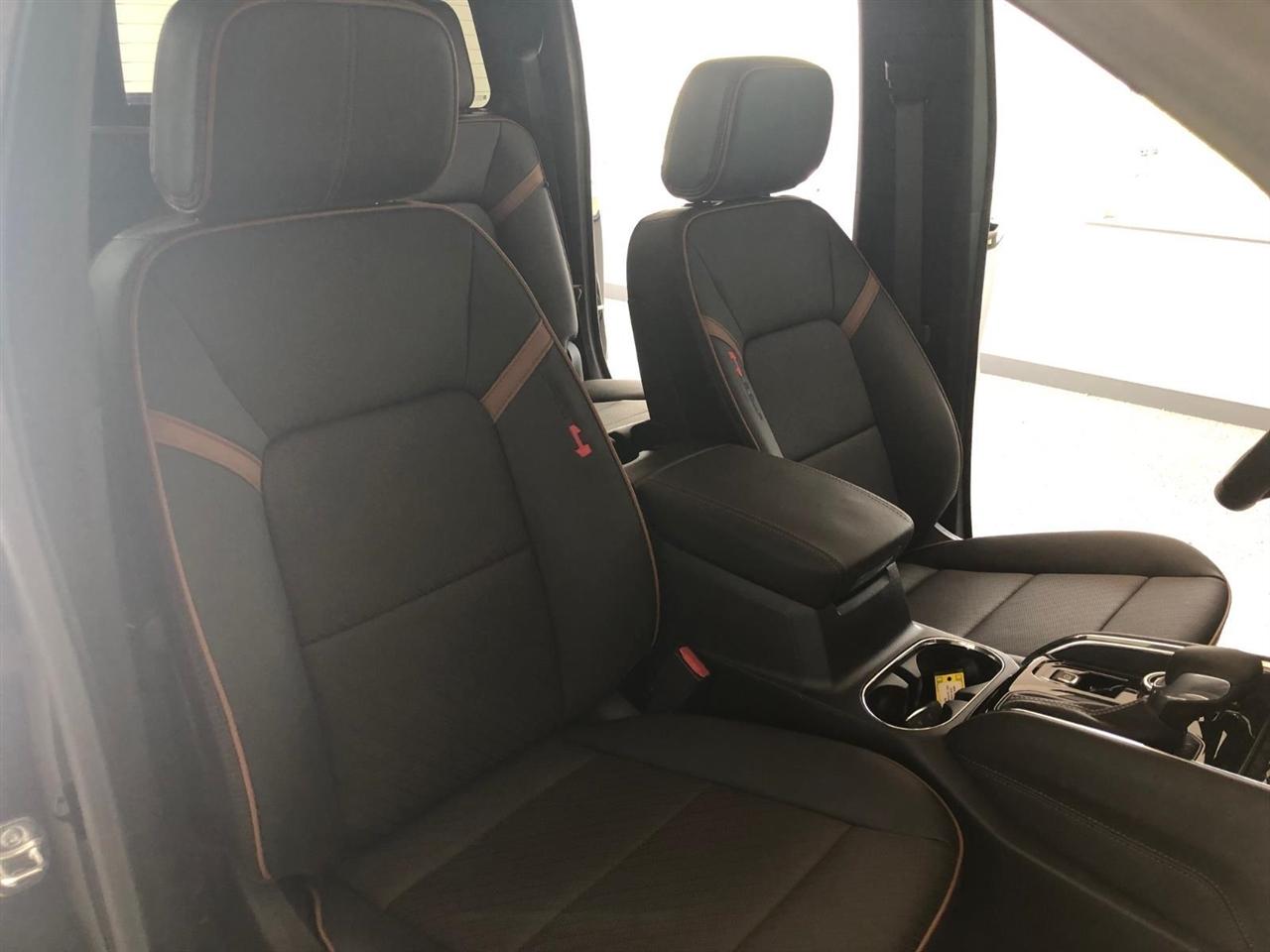 GMC Canyon 4WD Crew Cab AT4 2025