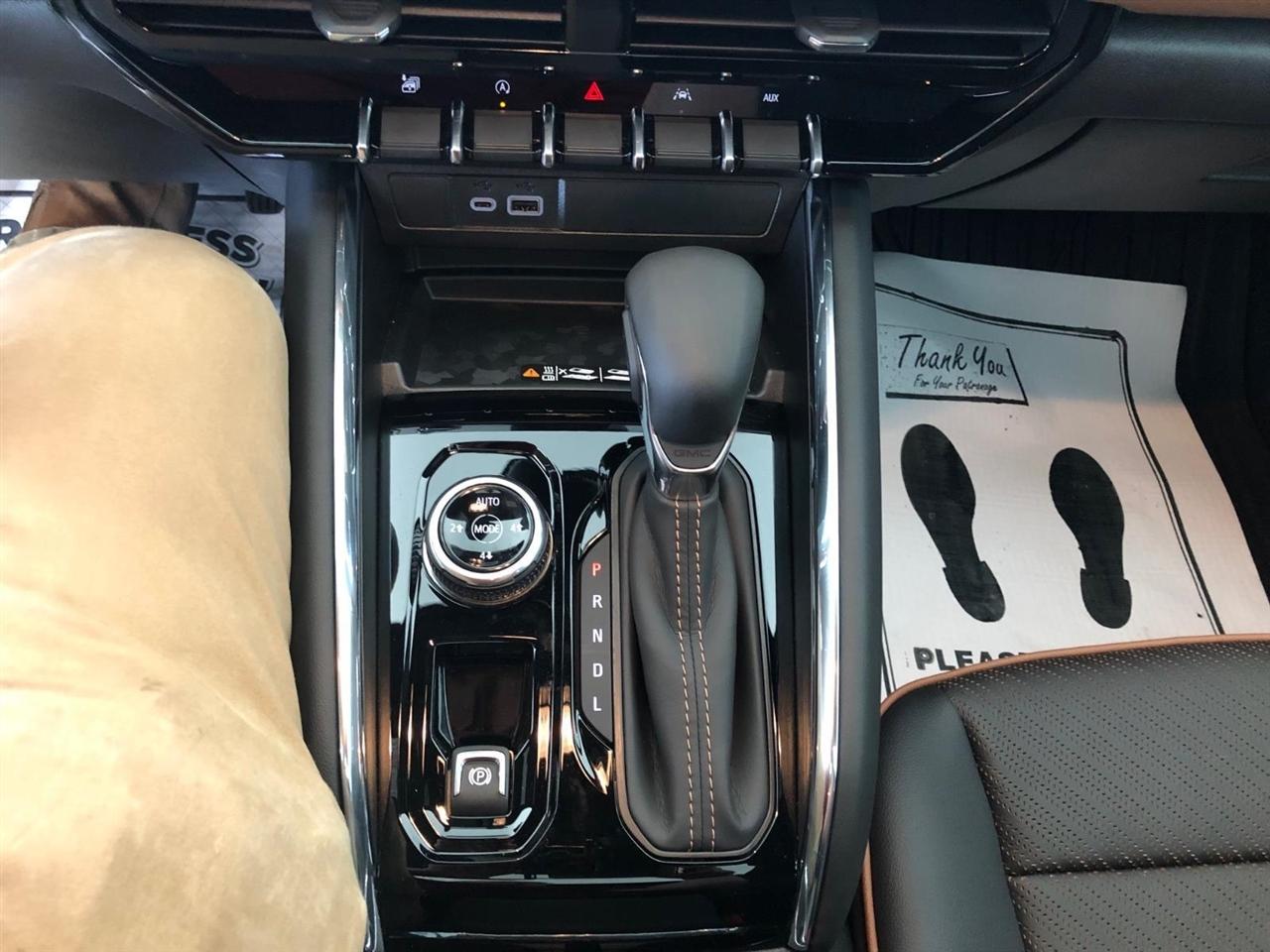 GMC Canyon 4WD Crew Cab AT4 2025