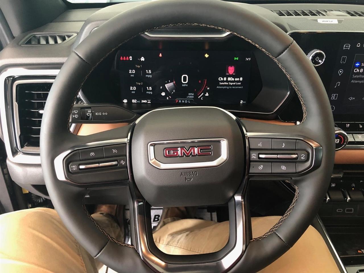 GMC Canyon 4WD Crew Cab AT4 2025