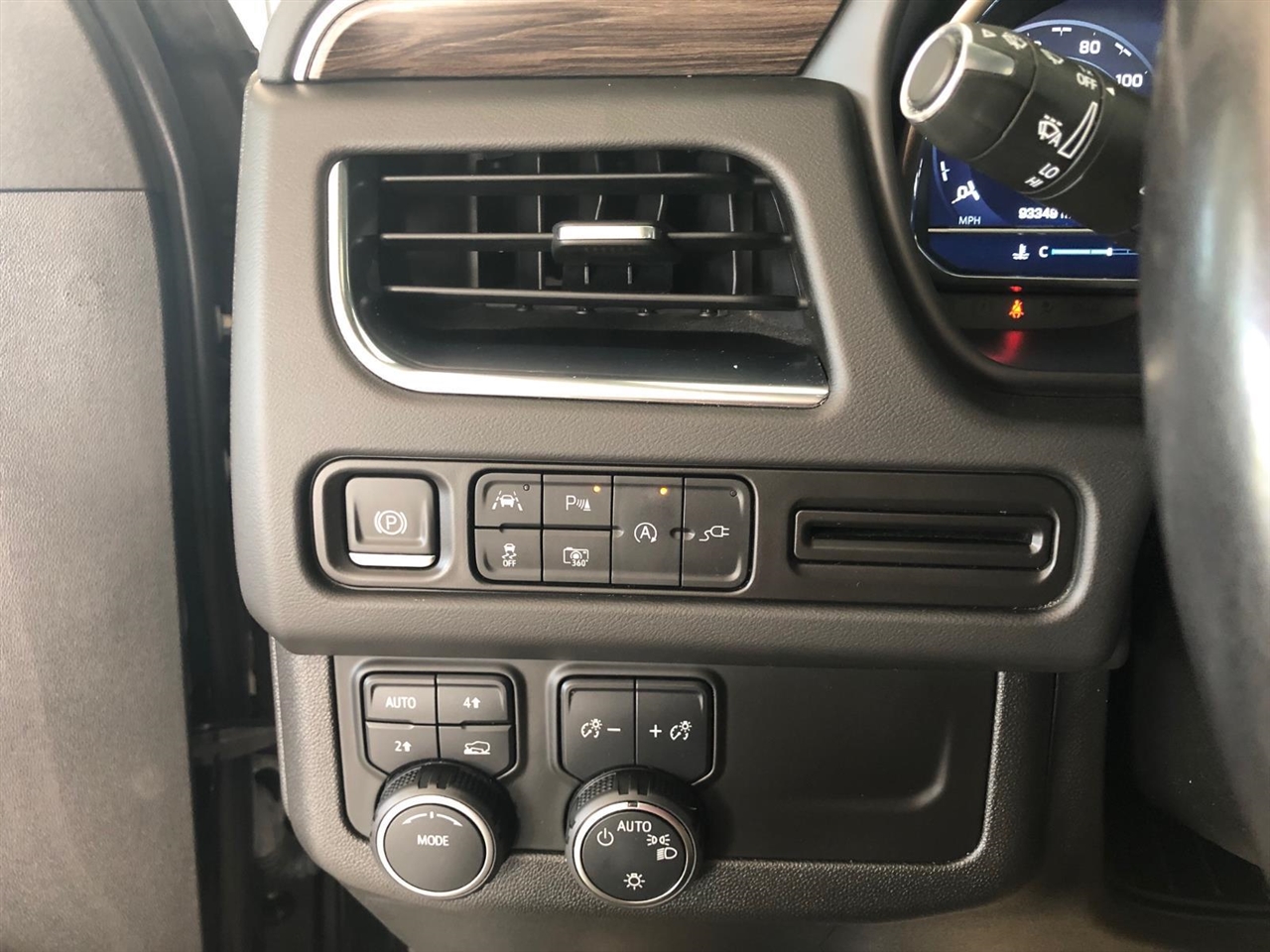 Chevrolet Tahoe 4WD 4dr LT 2022