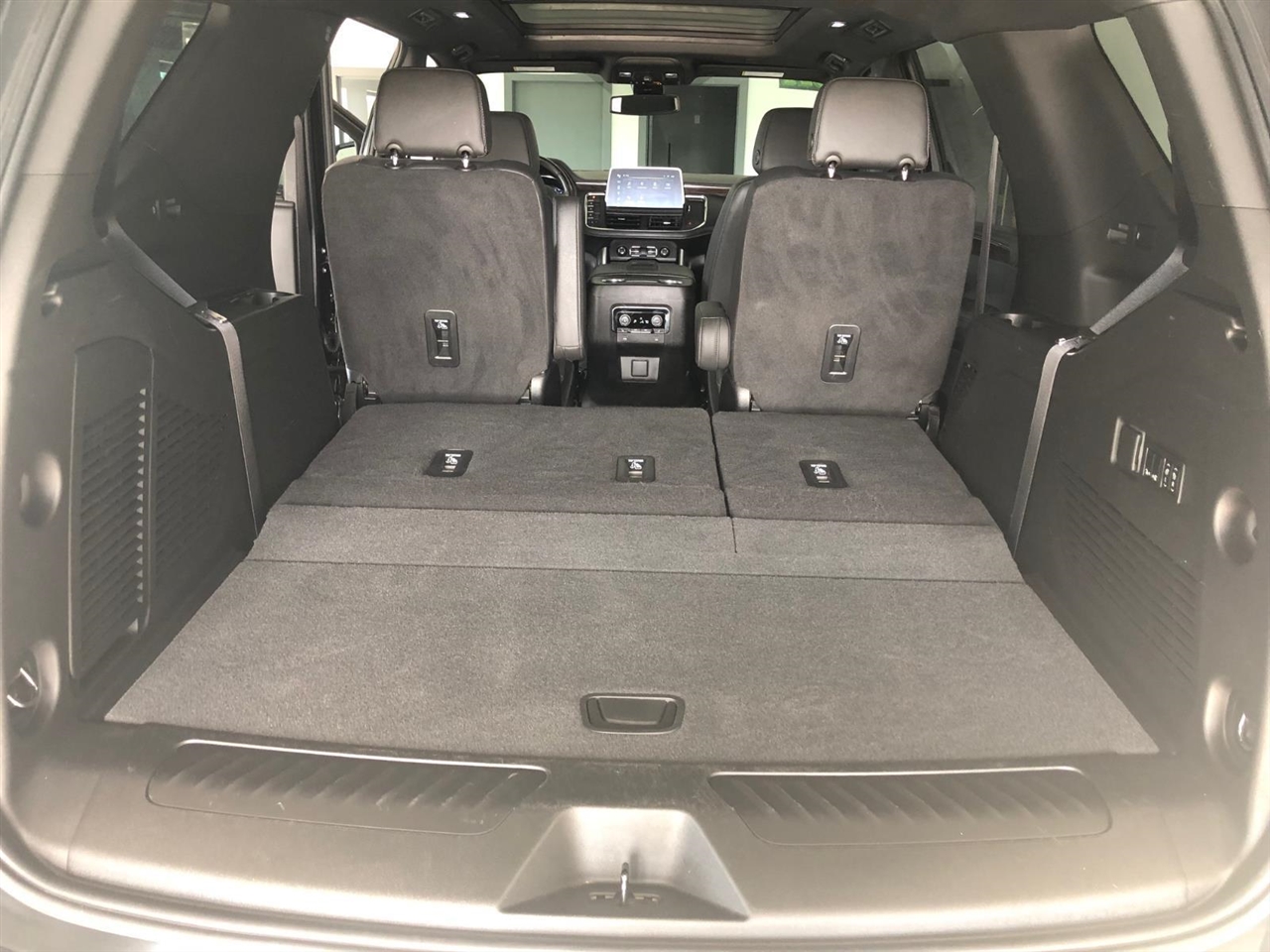 Chevrolet Tahoe 4WD 4dr LT 2022