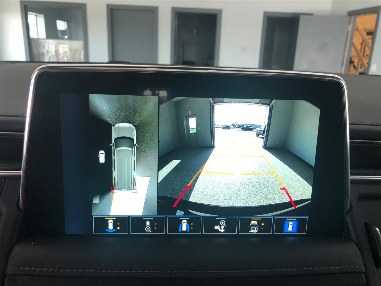 Chevrolet Tahoe 4WD 4dr LT 2022