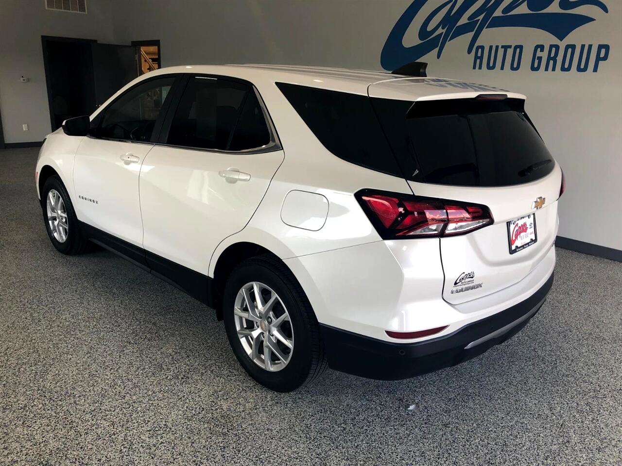 2024 Chevrolet Equinox LT photo 3