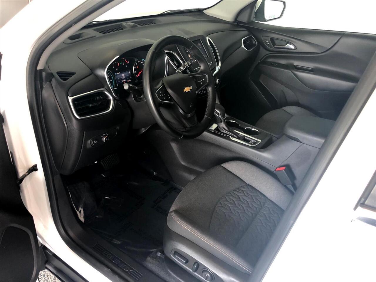 2024 Chevrolet Equinox LT photo 4