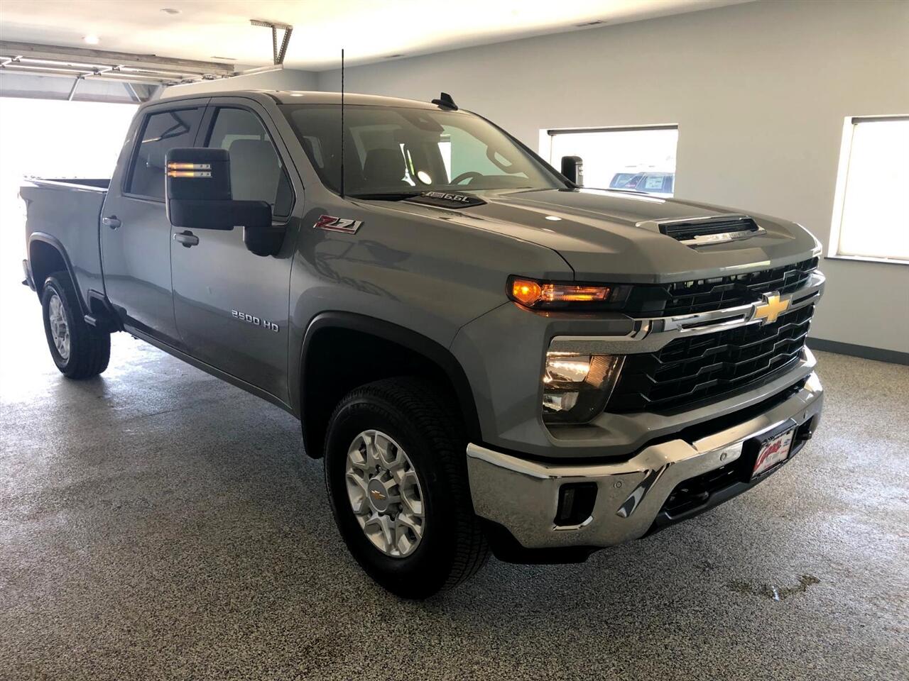 2026 Chevrolet Silverado 2500HD LT photo 2