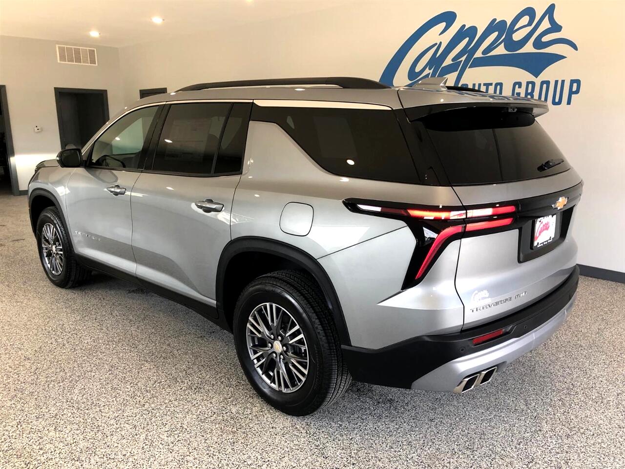 2026 Chevrolet Traverse 2LT photo 3