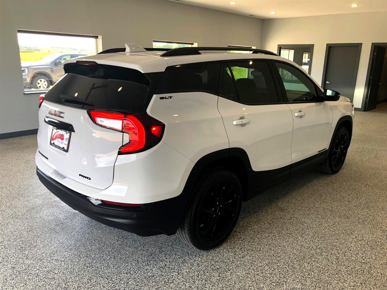 2023 Gmc Terrain SLT photo 2