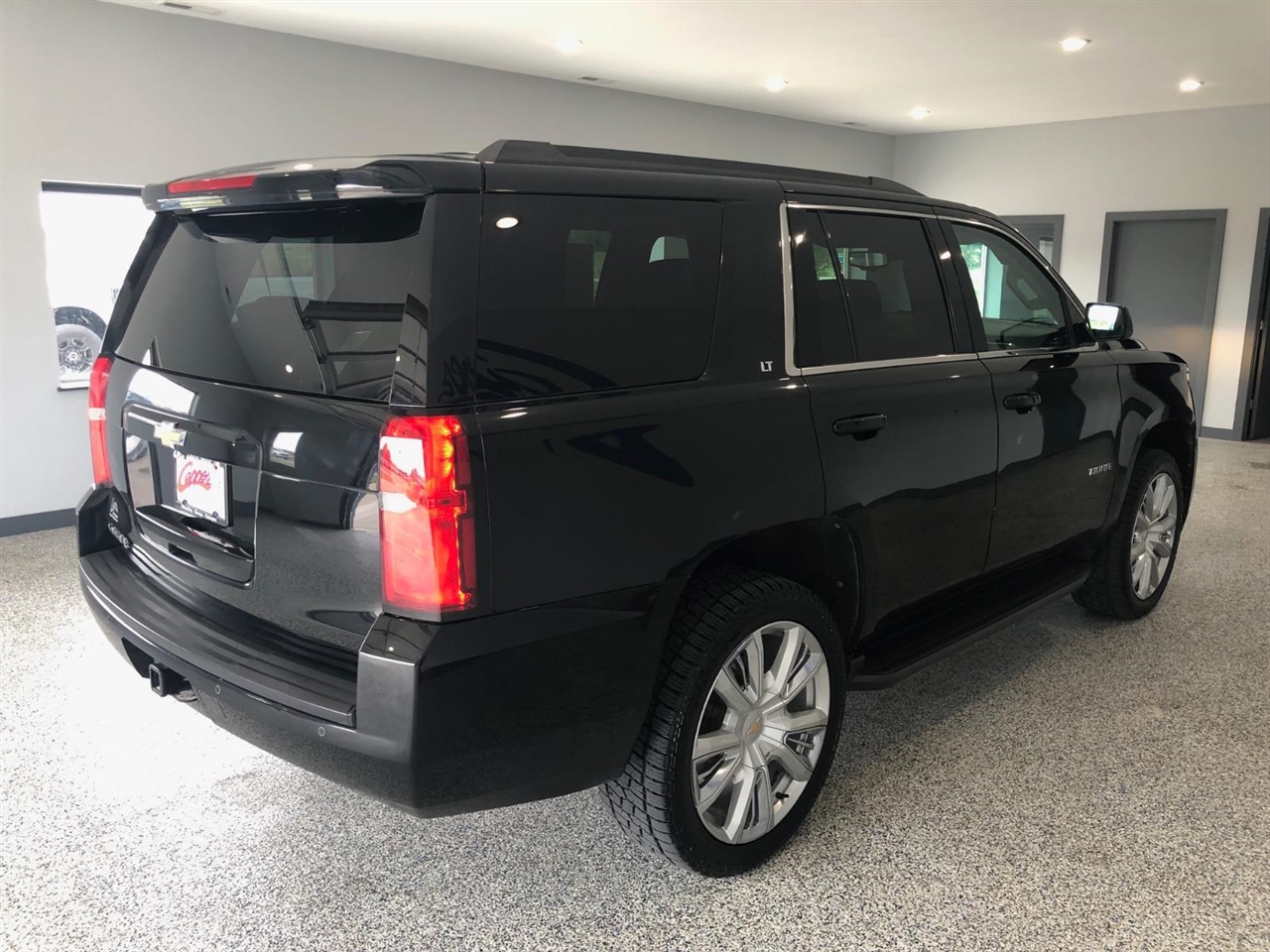 2017 Chevrolet Tahoe LT photo 2