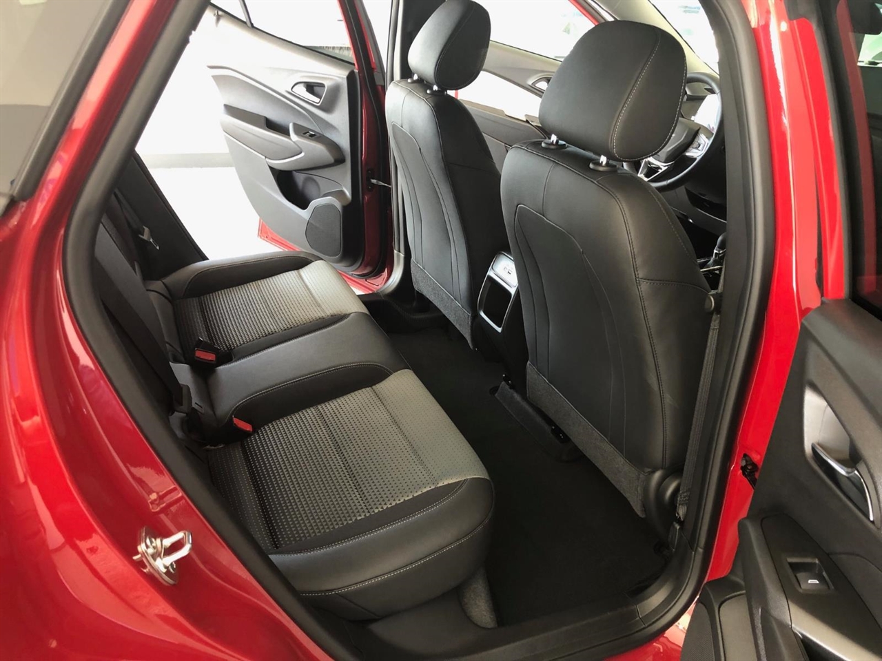 2026 Chevrolet Trax LT photo 13