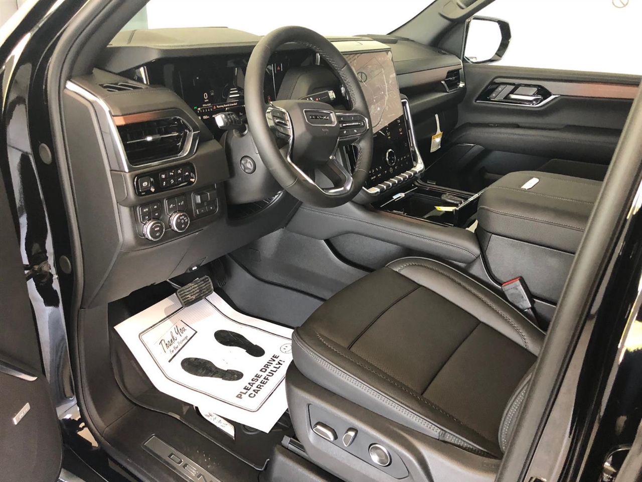 2025 Gmc Yukon Denali photo 5