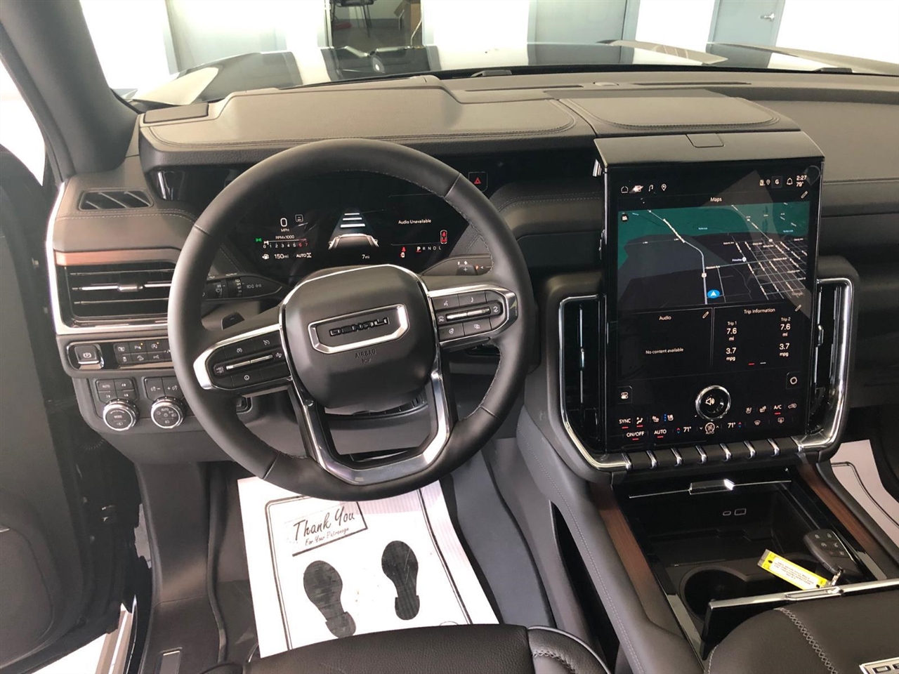 2025 Gmc Yukon Denali photo 8