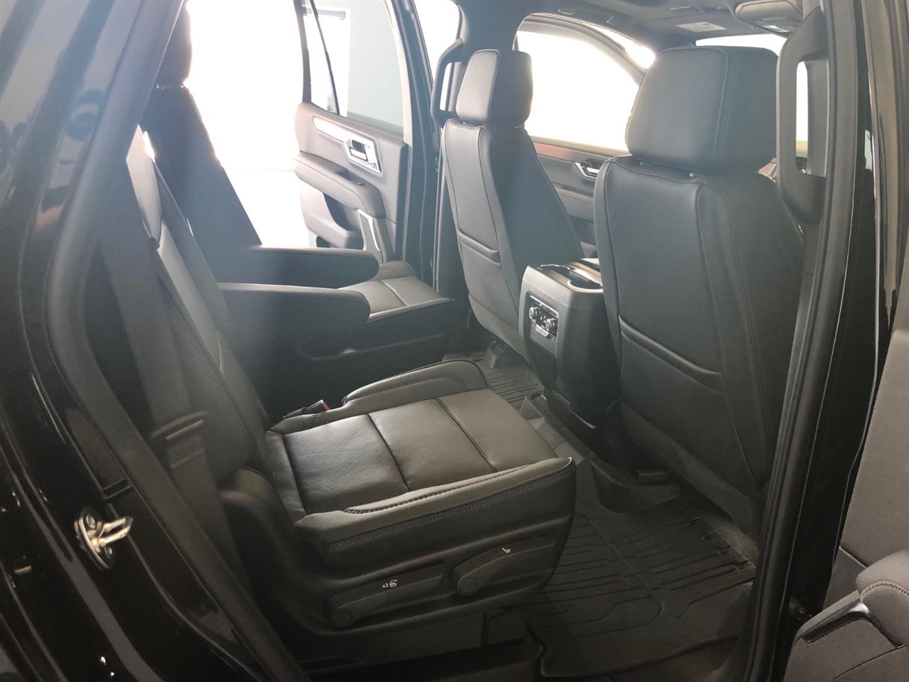 2025 Gmc Yukon Denali photo 13