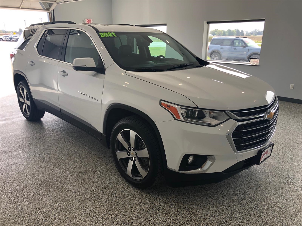 2021 Chevrolet Traverse Leather photo 2