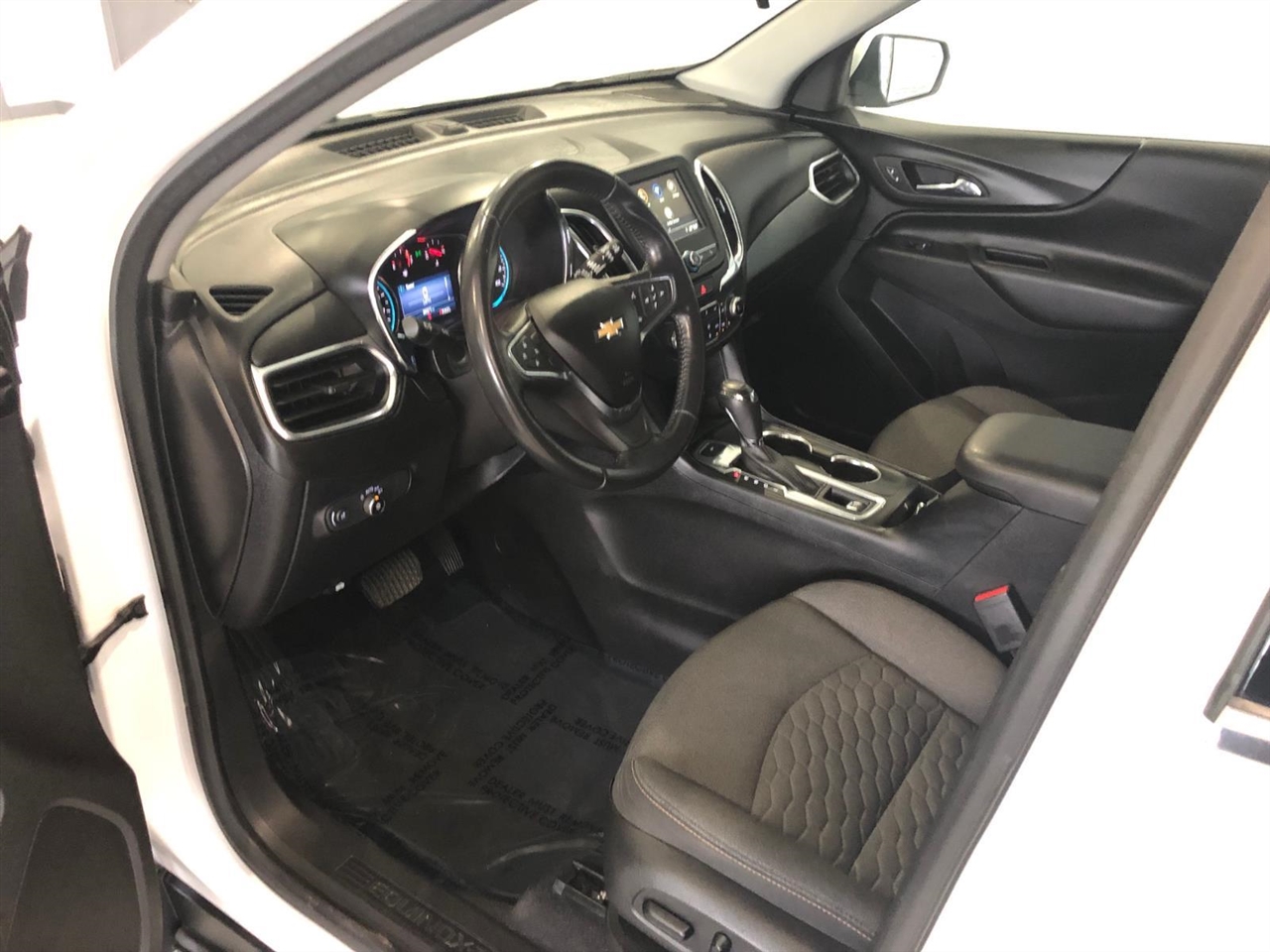 2019 Chevrolet Equinox LT photo 4