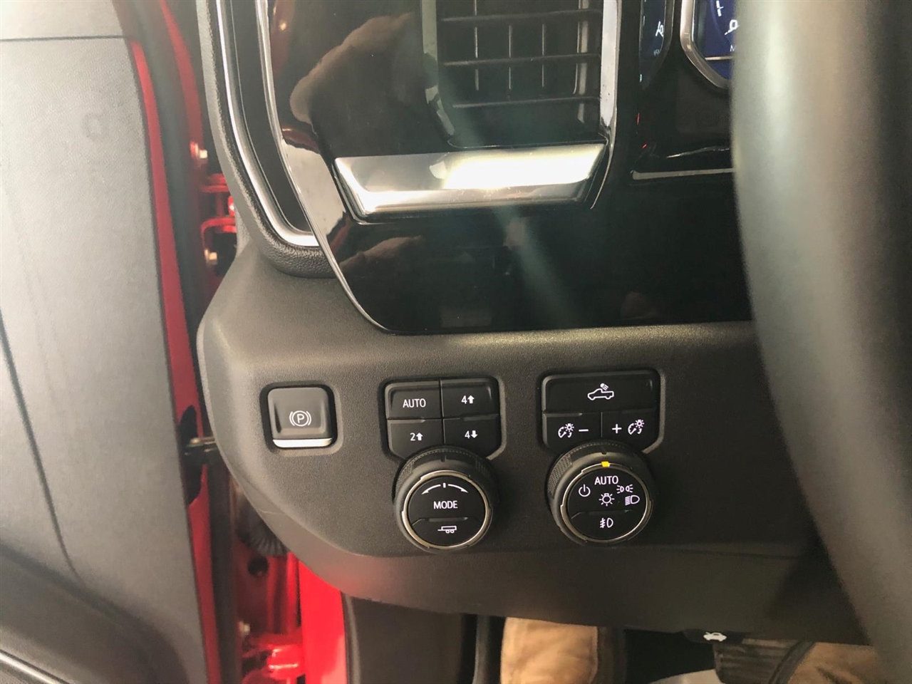 Chevrolet Silverado 1500 4WD Crew Cab 147" LT Trail Boss 2023