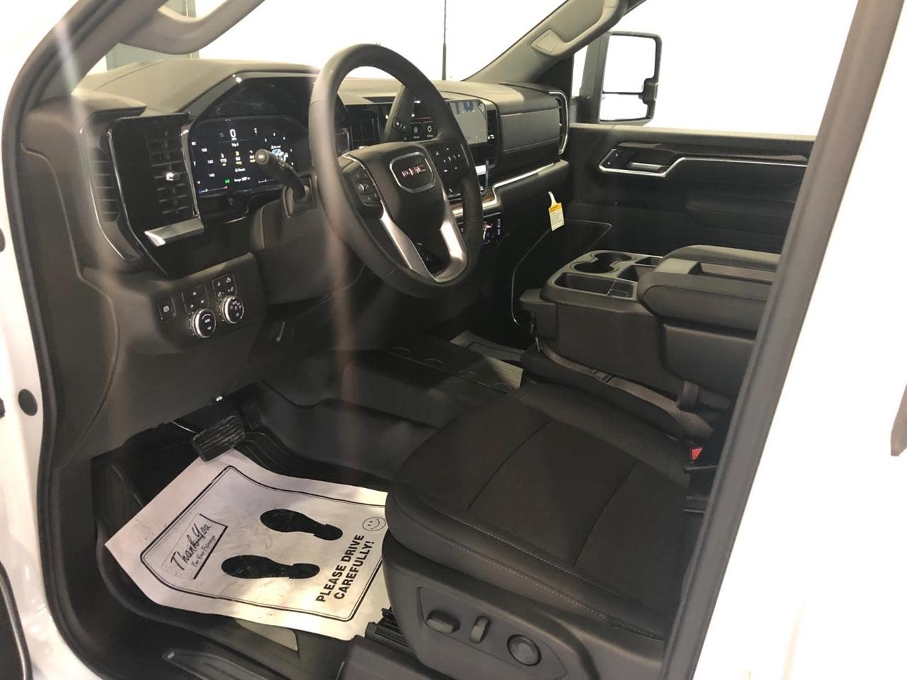 GMC Sierra 2500HD 4WD Crew Cab 159" SLE 2026