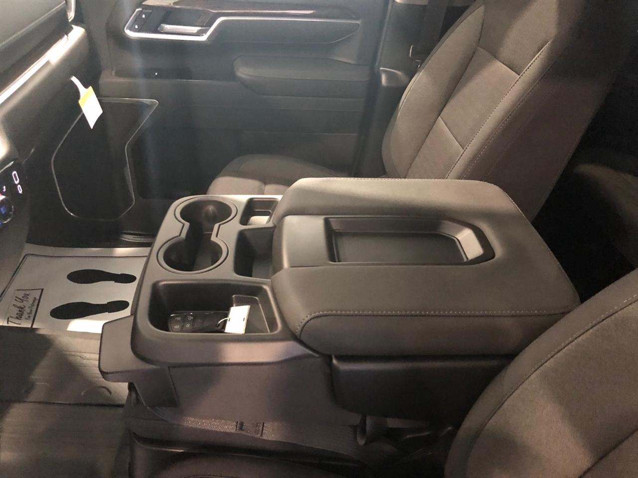 GMC Sierra 2500HD 4WD Crew Cab 159" SLE 2026