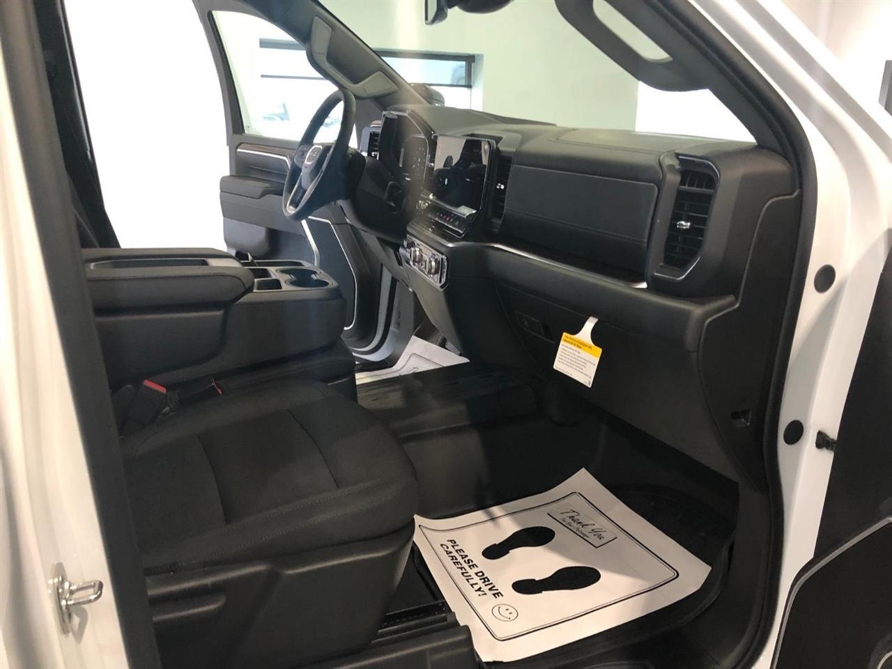 GMC Sierra 2500HD 4WD Crew Cab 159" SLE 2026