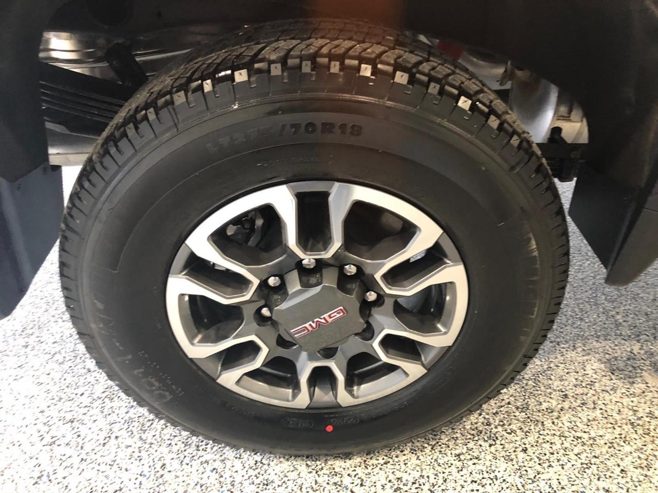 GMC Sierra 2500HD 4WD Crew Cab 159" SLE 2026