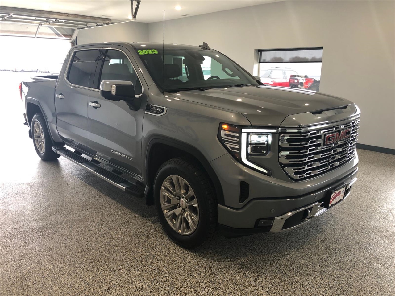 GMC Sierra 1500 4WD Crew Cab 147" Denali 2023