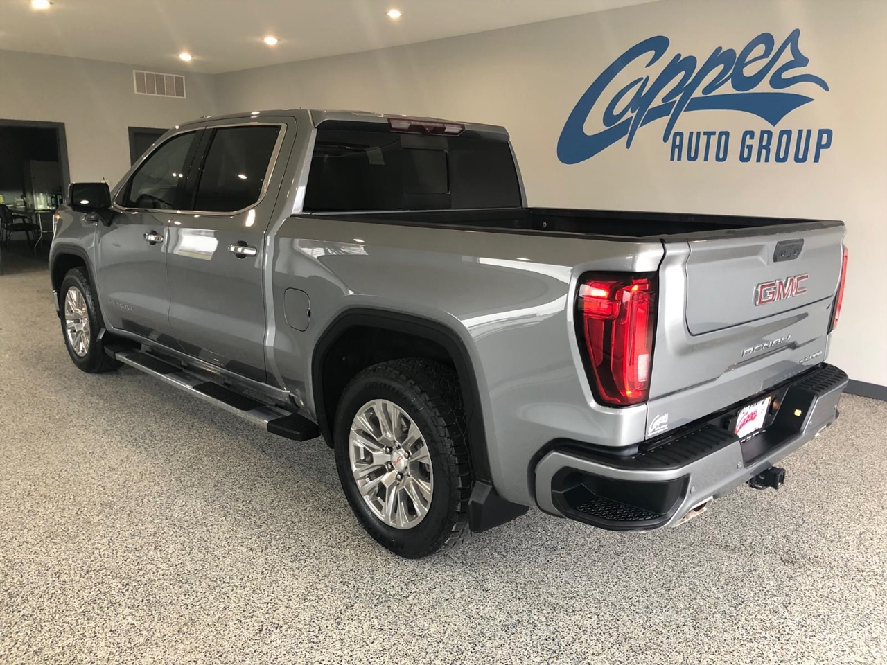 GMC Sierra 1500 4WD Crew Cab 147" Denali 2023