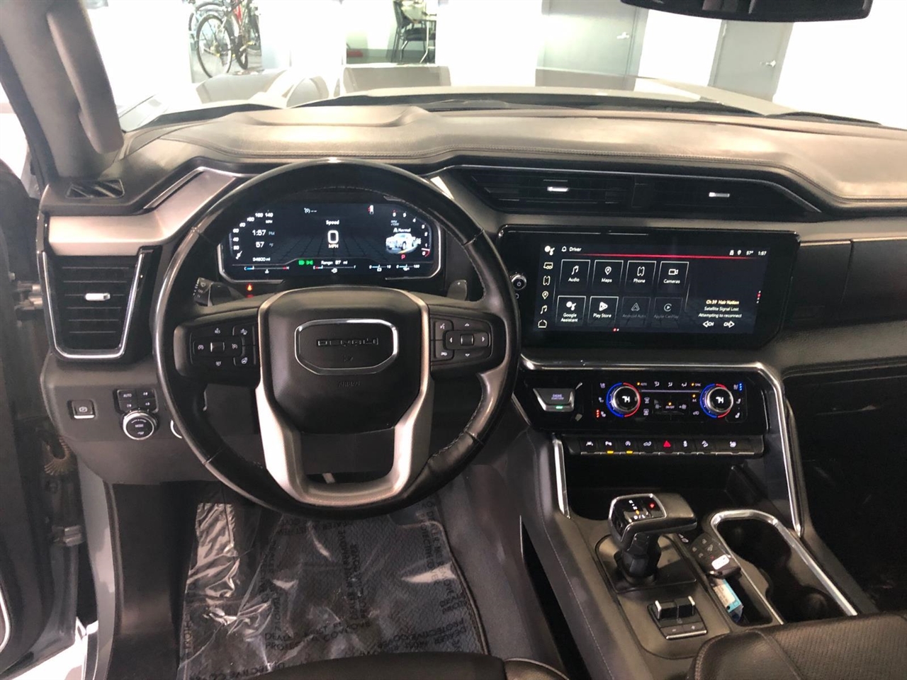 GMC Sierra 1500 4WD Crew Cab 147" Denali 2023