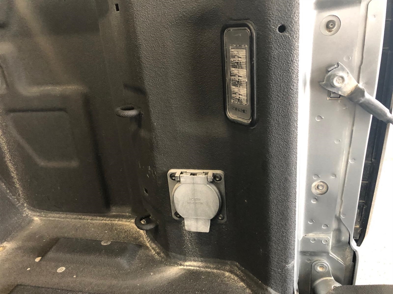 GMC Sierra 1500 4WD Crew Cab 147" Denali 2023