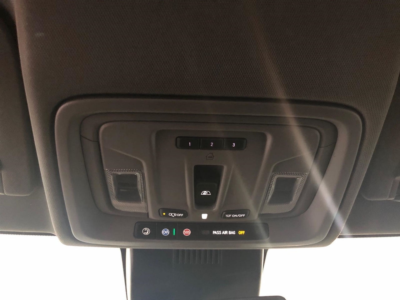 GMC Sierra 1500 4WD Crew Cab 147" Denali 2023