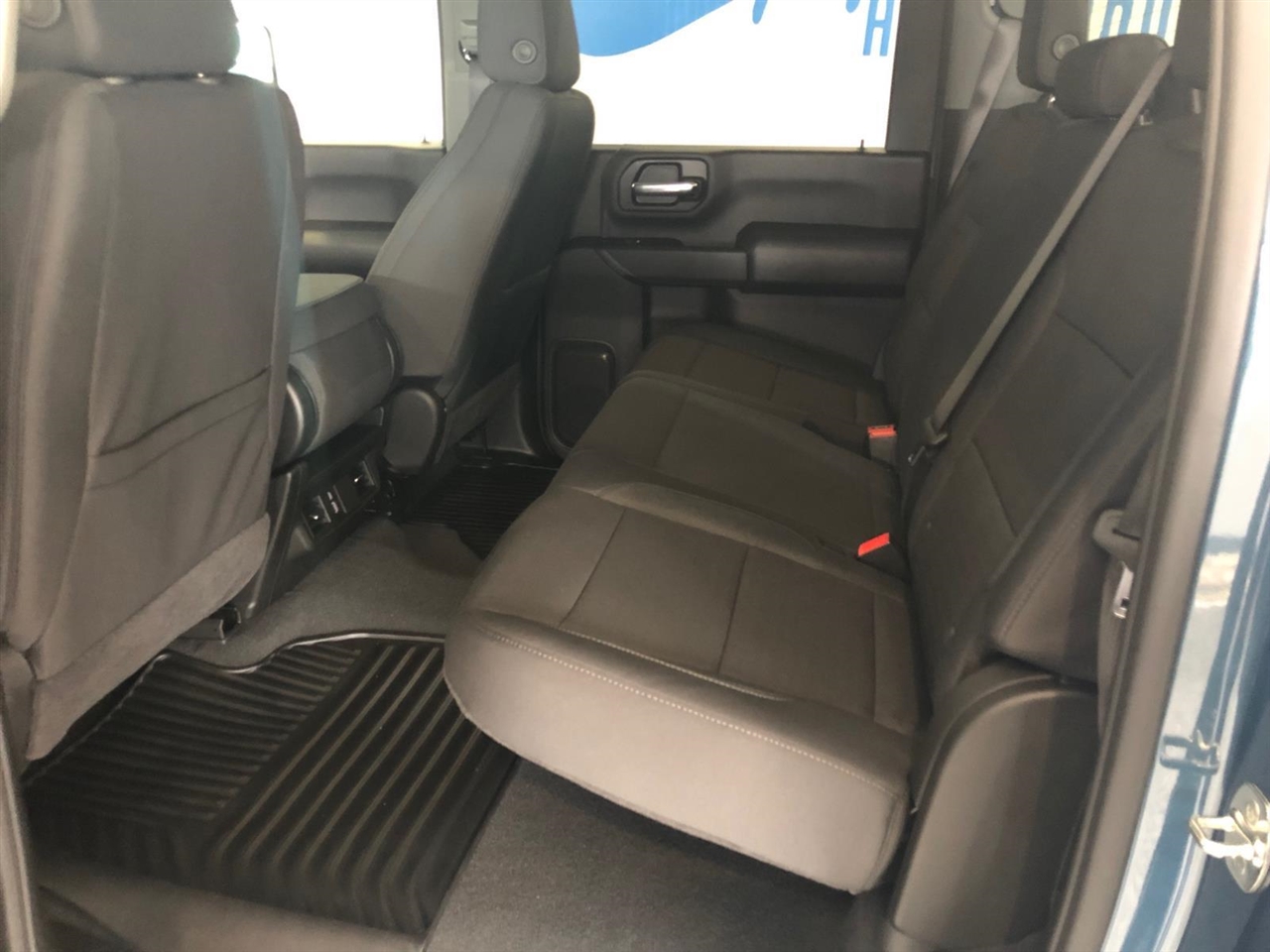 Chevrolet Silverado 2500HD 4WD Crew Cab 159" Custom 2026