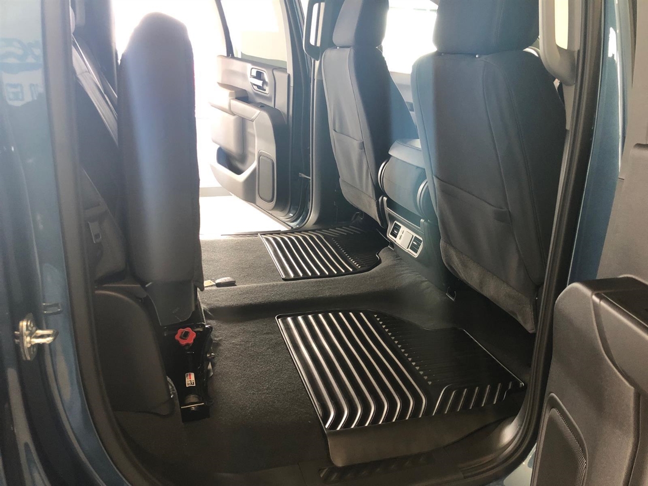 Chevrolet Silverado 2500HD 4WD Crew Cab 159" Custom 2026