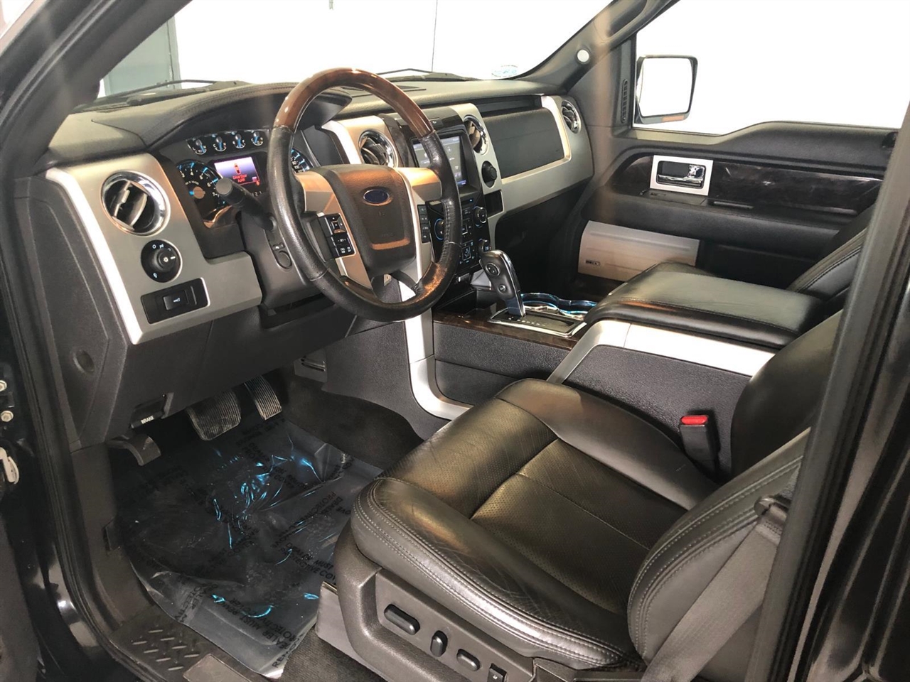 Ford F-150 4WD SuperCrew 145" Platinum 2013