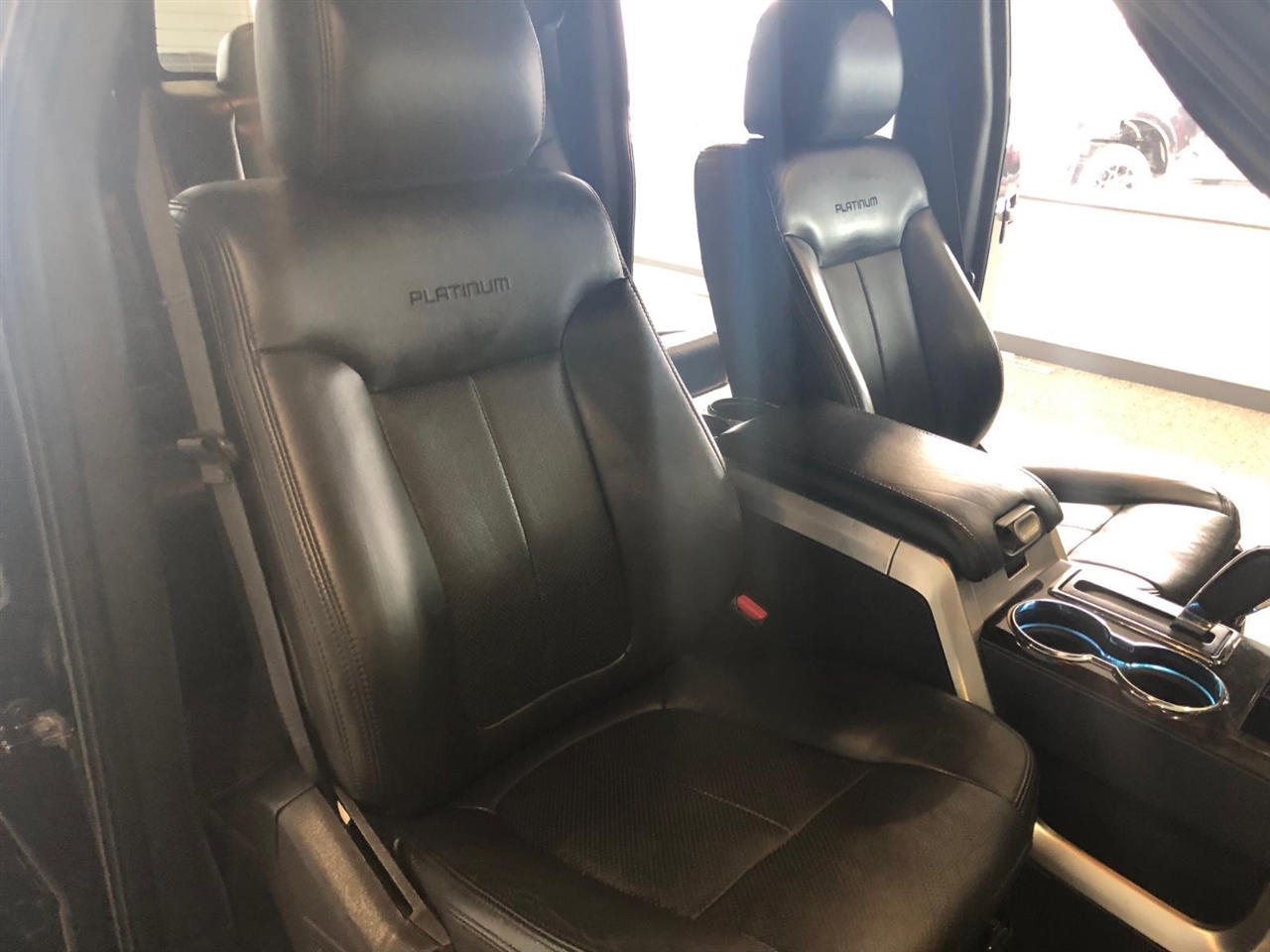 Ford F-150 4WD SuperCrew 145" Platinum 2013