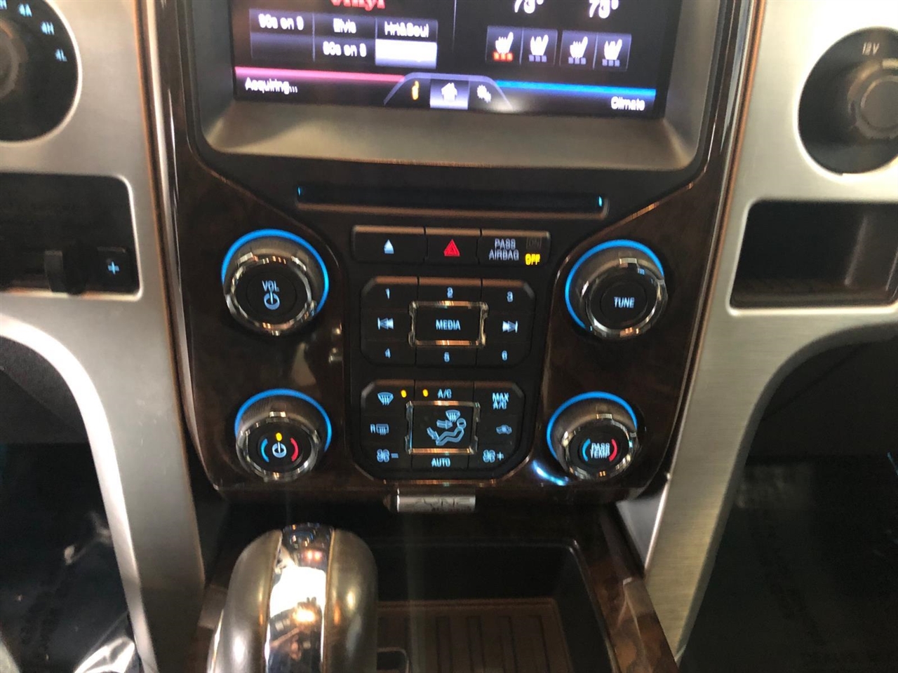 Ford F-150 4WD SuperCrew 145" Platinum 2013